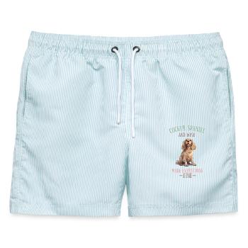 Cocker Spaniel und Wein machen alles fein - Männer Badeshorts - hellblau gestreift - Vorne - AI Model Male 178 light (178cm)