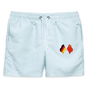 Flagge von Deutschland und Flagge China - Männer Badeshorts - hellblau gestreift - Vorne - AI Model Male 178 light (178cm)