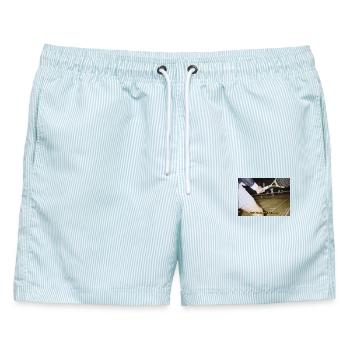 Tennismatch Humor Zitat - Männer Badeshorts - hellblau gestreift - Vorne - AI Model Male 178 light (178cm)
