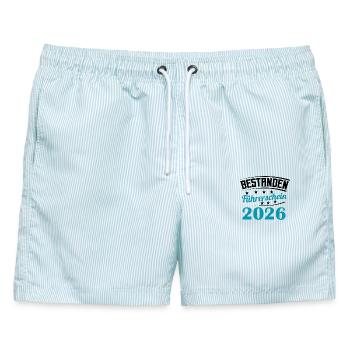 Führerschein 2026 Fahrprüfung Führerscheinprüfung - Männer Badeshorts - hellblau gestreift - Vorne - AI Model Male 178 light (178cm)