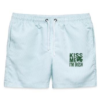Küss mich, ich bin Irish Shamrock - Männer Badeshorts - hellblau gestreift - Vorne - AI Model Male 178 light (178cm)