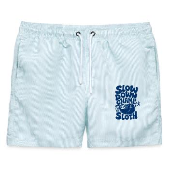 Slow Down Champ Sloth Design - Männer Badeshorts - hellblau gestreift - Vorne - AI Model Male 178 light (178cm)