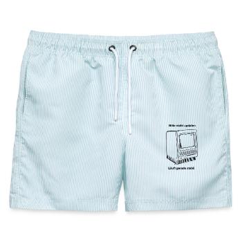 Bitte nicht updaten – Läuft gerade stabil | Retro  - Männer Badeshorts - hellblau gestreift - Vorne - AI Model Male 178 light (178cm)