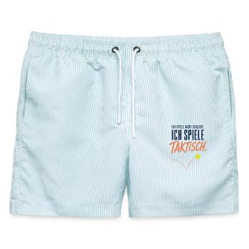 Ich spiele taktisch Lustiger Tennis Spruch - Männer Badeshorts - hellblau gestreift - Vorne - AI Model Male 178 light (178cm)