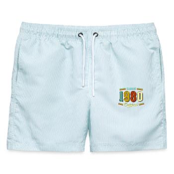 46. Geburtstag Classic Original 1980 Retro - Männer Badeshorts - hellblau gestreift - Vorne - AI Model Male 178 light (178cm)