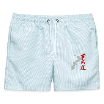 Okinawa - Kobudo - Kanji - Männer Badeshorts - hellblau gestreift - Vorne - AI Model Male 178 light (178cm)