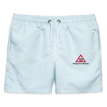 Fotograf im Einsatz - Männer Badeshorts - hellblau gestreift - Vorne - AI Model Male 178 light (178cm)