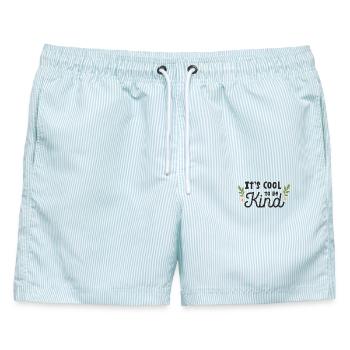 Es ist cool, freundlich zu sein - Männer Badeshorts - hellblau gestreift - Vorne - AI Model Male 178 light (178cm)