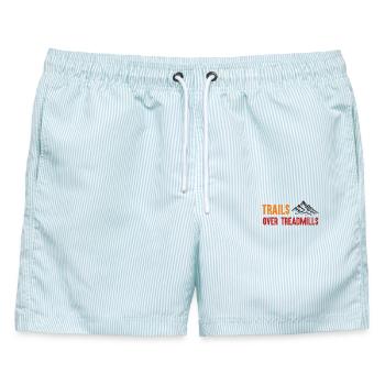 Trailrunning - Trails über Laufbänder - Männer Badeshorts - hellblau gestreift - Vorne - AI Model Male 178 light (178cm)