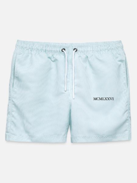 MCMLXXVI Jahrgang 1976 Geburtstag - Männer Badeshorts - hellblau gestreift