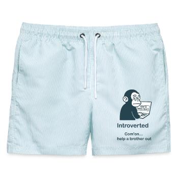 Introvertiert – Hilfe - Männer Badeshorts - hellblau gestreift - Vorne - AI Model Male 178 light (178cm)
