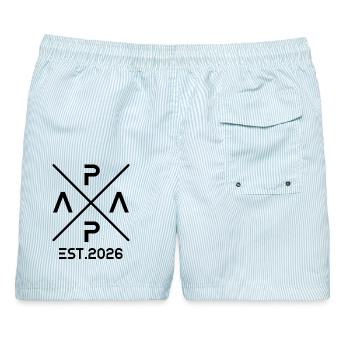 Papa est. 2026 Vater 2026 Erstes Mal Papa 2026 - Männer Badeshorts - hellblau gestreift - Hinten - AI Model Male 178 light (178cm)