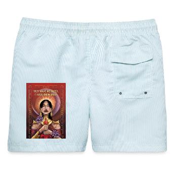 Female Rage Queen making men kneel - Männer Badeshorts - hellblau gestreift - Hinten - AI Model Male 178 light (178cm)