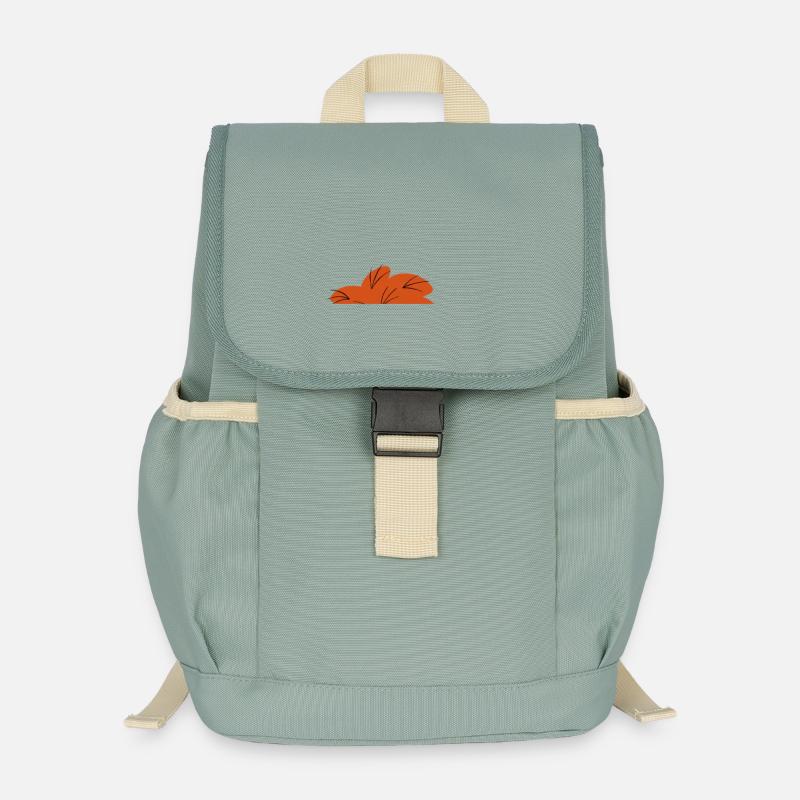 Pumuckl Mit Frecher Pose Und Verschmitztem Lächeln - Kinder Recycelter Rucksack - Nebelgrün