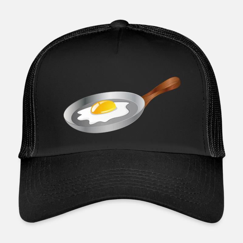 Fried egg in a pan – breakfast with retro charm Kids’ Trucker Cap