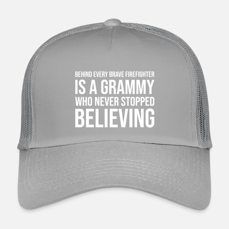 Hinter jedem mutigen Feuerwehrmann steht ein Grammy Kinder Trucker-Cap