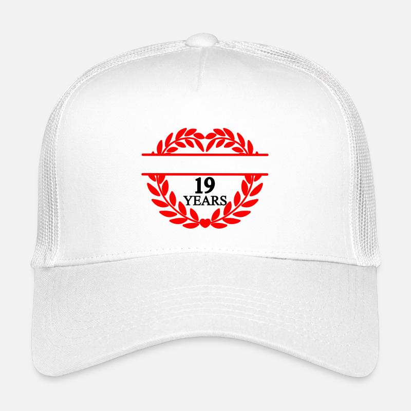 Name banner nineteen years, heart laurel wreath Kids’ Trucker Cap