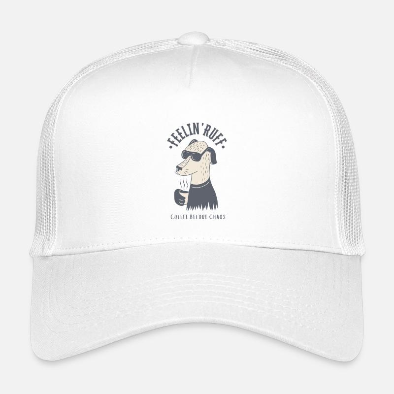 Feelin' Ruff – Coffee before chaos - Kids’ Trucker Cap - white