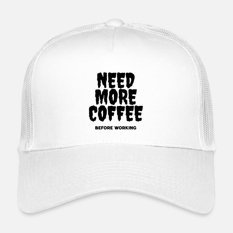 Brauchen Sie mehr Kaffee, bevor Sie arbeiten - Kinder Trucker-Cap - Weiß