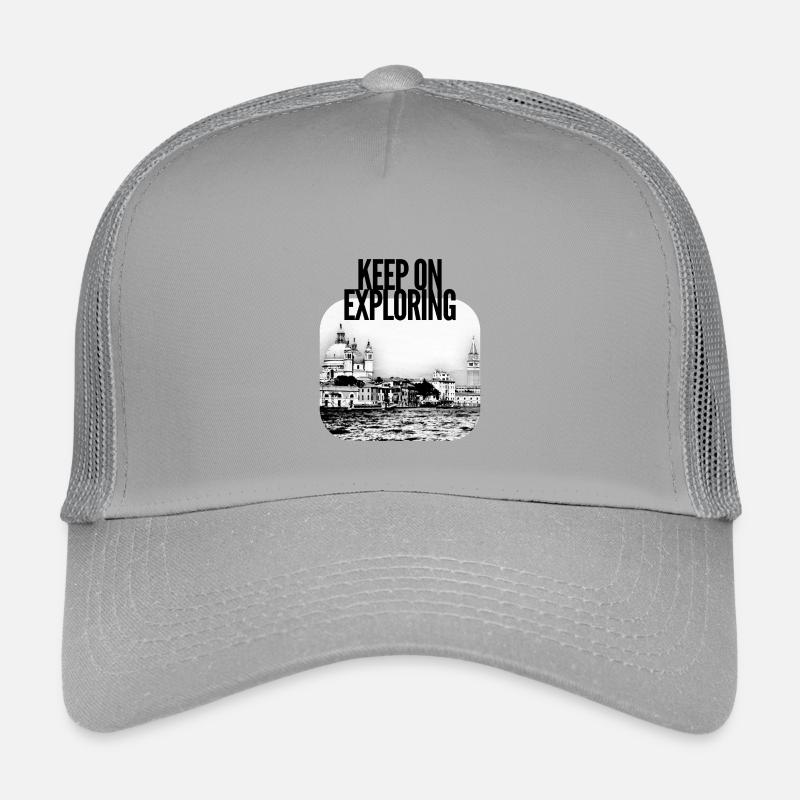 Exploring Venezia Cityscape Kids’ Trucker Cap