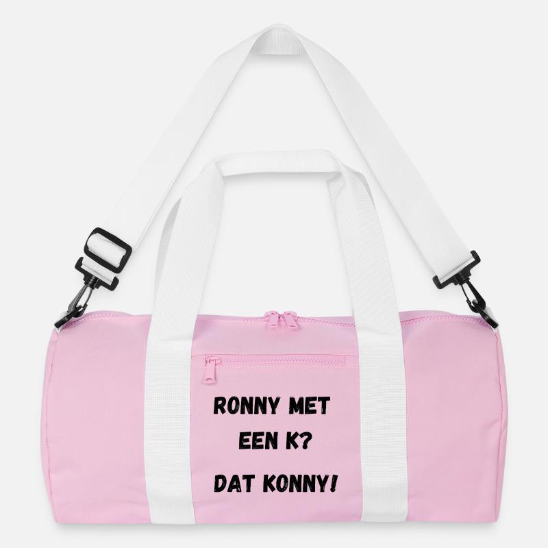Ronny mit einem K Recycelte Duffel Bag