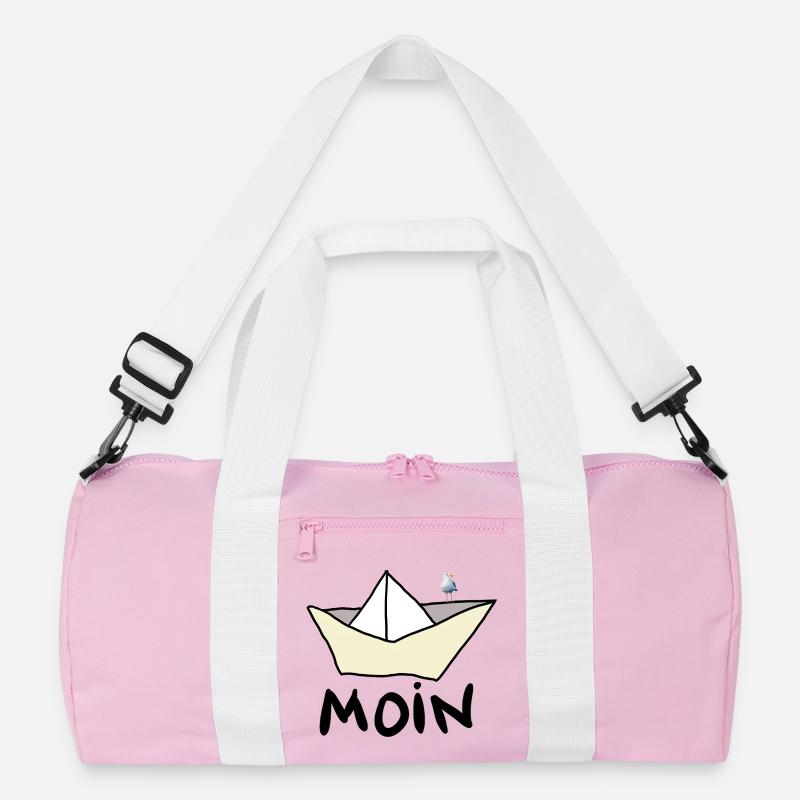 Papierboot am Strand mit Möwe Recycelte Duffel Bag