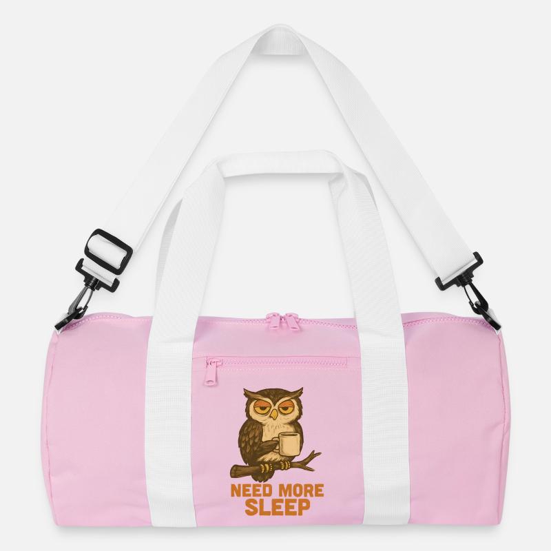  Need More Sleep – Lustige Eule Recycelte Duffel Bag
