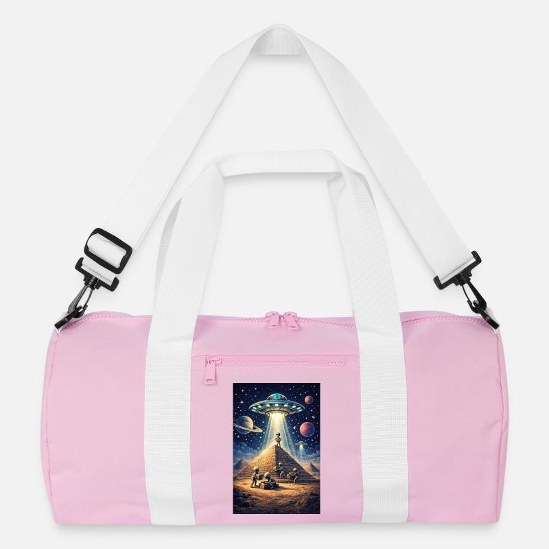Alien Pyramid UFO Recycelte Duffel Bag