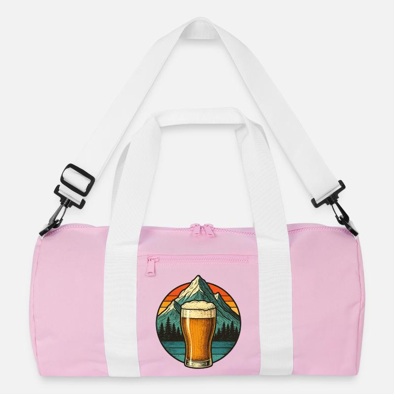 Bergblick mit Bierglas Design Recycelte Duffel Bag