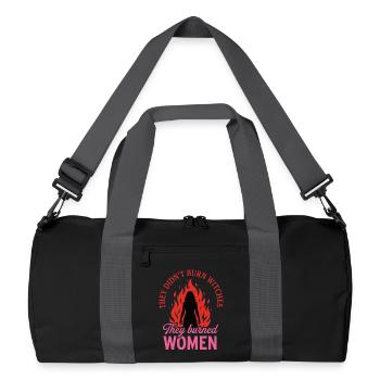 They Burned Women – Feministisches Statement - Recycelte Duffel Bag - Schwarz/Graphitgrau - Vorne