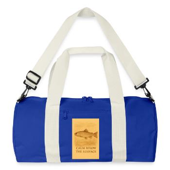 Ruhe unter der Oberfläche – Forellenabdruck - Recycelte Duffel Bag - Leuchtend Königsblau/Offwhite - Vorne
