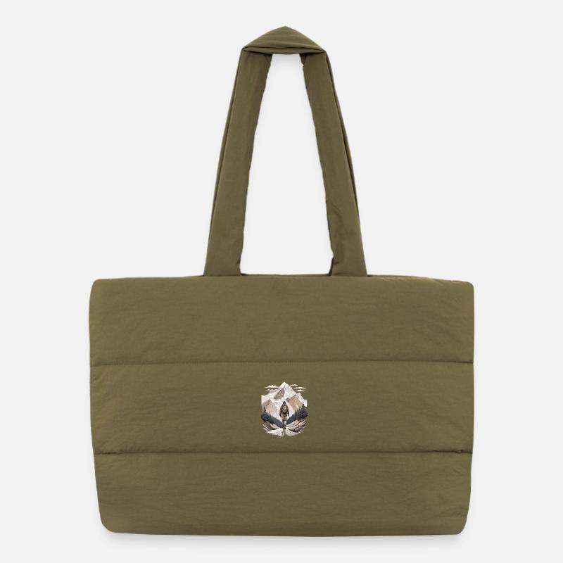 Wanderer vor Berggipfel - Puffer-Einkaufstasche - safari Green