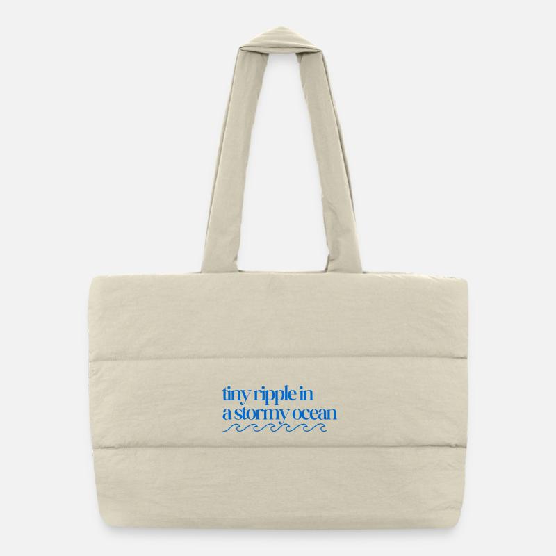 Tiny ripple in a stormy ocean with waves Puffer-Einkaufstasche