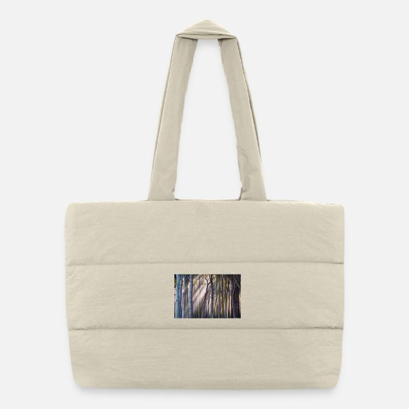 Rayons de lumière dans la forêt Sac shopping matelassé