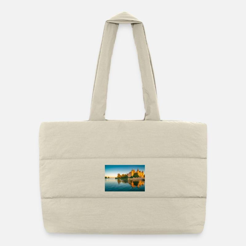 Castle in Schwerin at sunset - Puffer Shopping Bag - natural