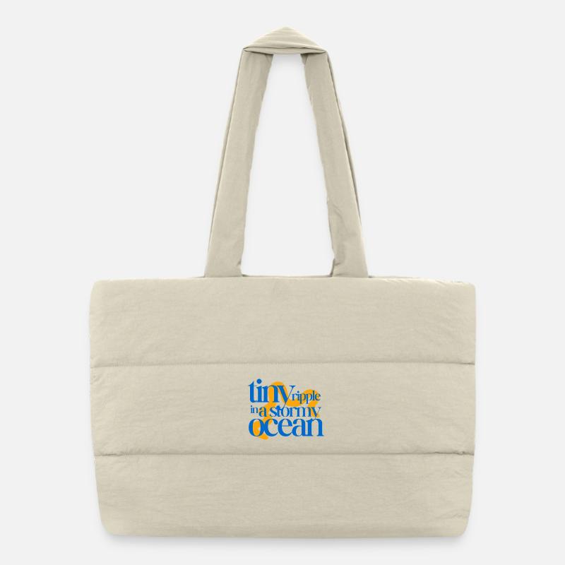 Une petite ondulation dans un océan orageux (fond orange) Sac shopping matelassé