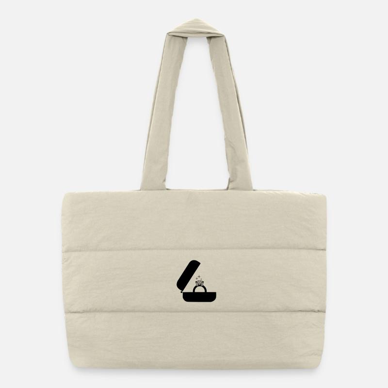 Juwelier-Ehering mit einem großen Diamanten in der Box Puffer-Einkaufstasche