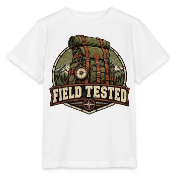 Field Tested – Robustes Outdoor-Abzeichen - Stanley/Stella Kinder T-Shirt MINI CREATOR  - Weiß - Vorne - Maike (125cm)