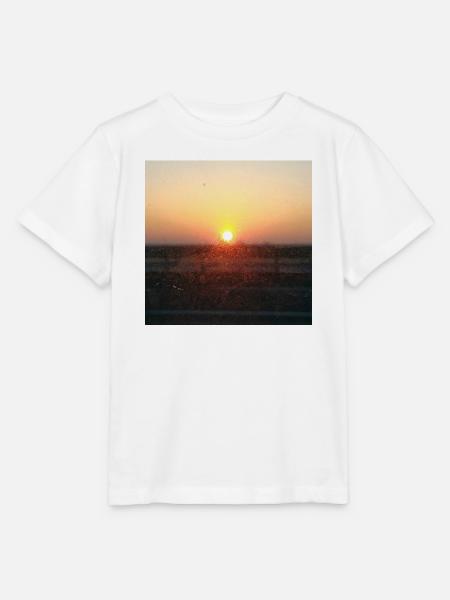 Sonnenuntergangsstrahl auf Glas - Stanley/Stella Kinder T-Shirt MINI CREATOR - Weiß