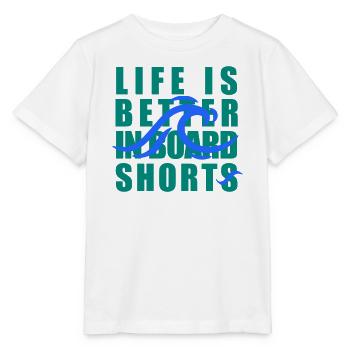 Life Is Better in Board Shorts – Surf Welle - Stanley/Stella Kinder T-Shirt MINI CREATOR  - Weiß - Vorne - Maike (125cm)