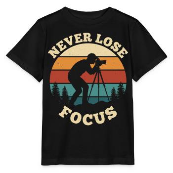Never Lose Focus – Vintage Fotografie Design - Stanley/Stella Kinder T-Shirt MINI CREATOR  - Schwarz - Vorne - Mikhail (115cm)