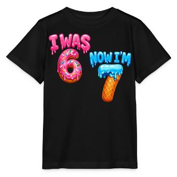 7. Geburtstag Junge 7 Jahre alt, I was 6 now Im 7 - Stanley/Stella Kinder T-Shirt MINI CREATOR  - Schwarz - Vorne - Mikhail (115cm)