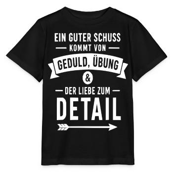 Geduld, Übung & Detail – Schuss-Motiv - Stanley/Stella Kinder T-Shirt MINI CREATOR  - Schwarz - Vorne - Mikhail (115cm)