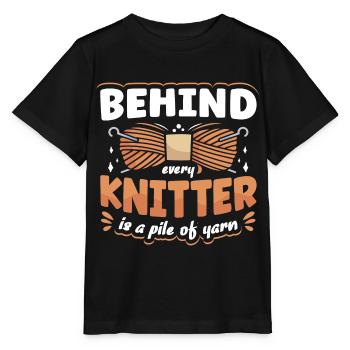 Behind every knitter is a pile of yarn - Stanley/Stella Kinder T-Shirt MINI CREATOR  - Schwarz - Vorne - Mikhail (115cm)