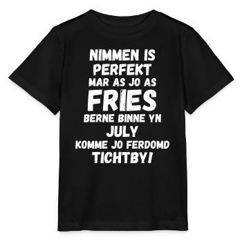 Birthday design in Frisian language for July birthday - Stanley/Stella MINI CREATOR Kids’ T-Shirt - black - Front - Mikhail (115cm)