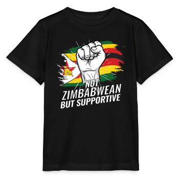 Not Zimbabwean But Supportive Zimbabwe Flag - Stanley/Stella Kinder T-Shirt MINI CREATOR  - Schwarz - Vorne - Mikhail (115cm)