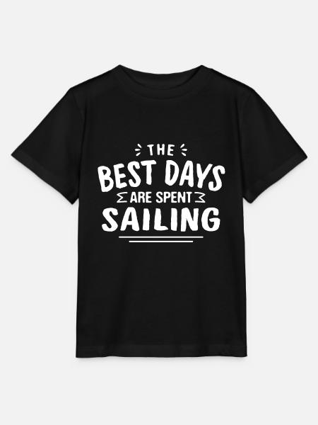The Best Days Are Spent Sailing Summer Sail Boat - Stanley/Stella Kinder T-Shirt MINI CREATOR - Schwarz