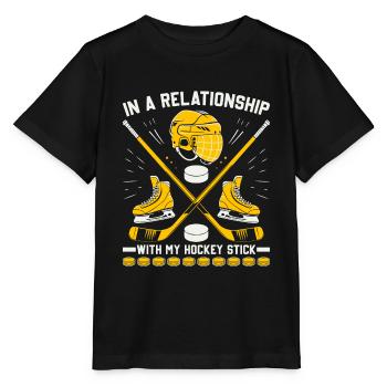 In einer Beziehung mit meinem Hockeyschläger. - Stanley/Stella Kinder T-Shirt MINI CREATOR  - Schwarz - Vorne - Mikhail (115cm)