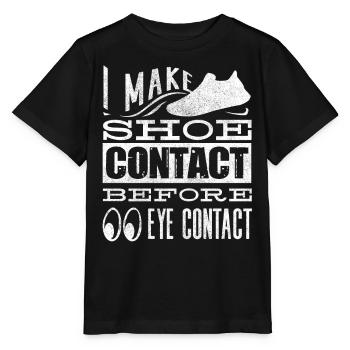 J’établis un contact avec la chaussure avant le contact visuel - T-shirt bio MINI CREATOR Stanley/Stella Enfant - noir - Devant - Mikhail (115cm)