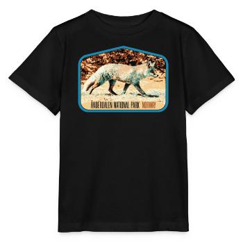 Anderdalen Snow Fox Patch: Nordische Fauna - Stanley/Stella Kinder T-Shirt MINI CREATOR  - Schwarz - Vorne - Mikhail (115cm)